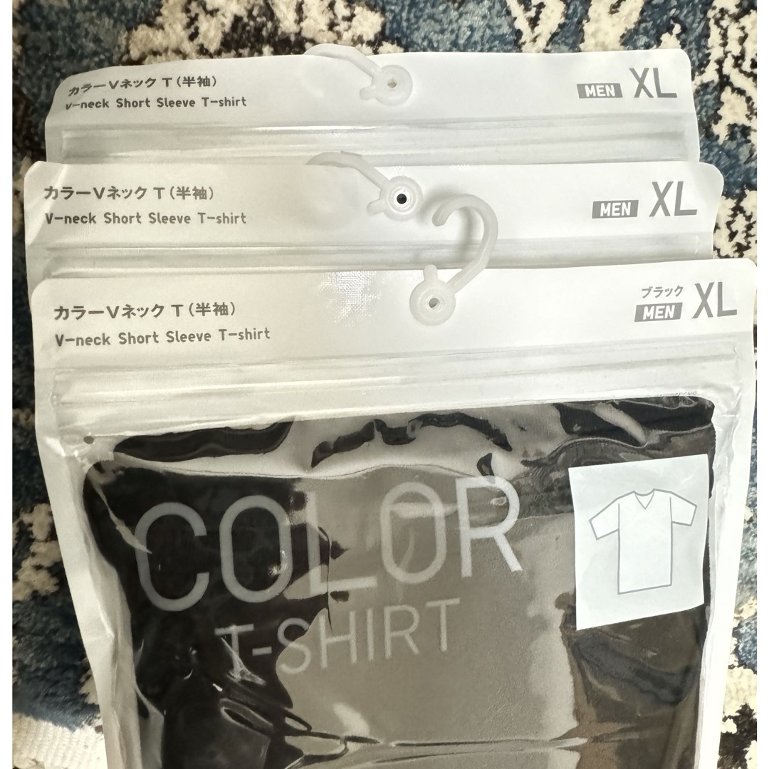 UNIQLO(ユニクロ)のUNIQLO カラーTシャツ Vネック XL 3点セット メンズのトップス(Tシャツ/カットソー(半袖/袖なし))の商品写真