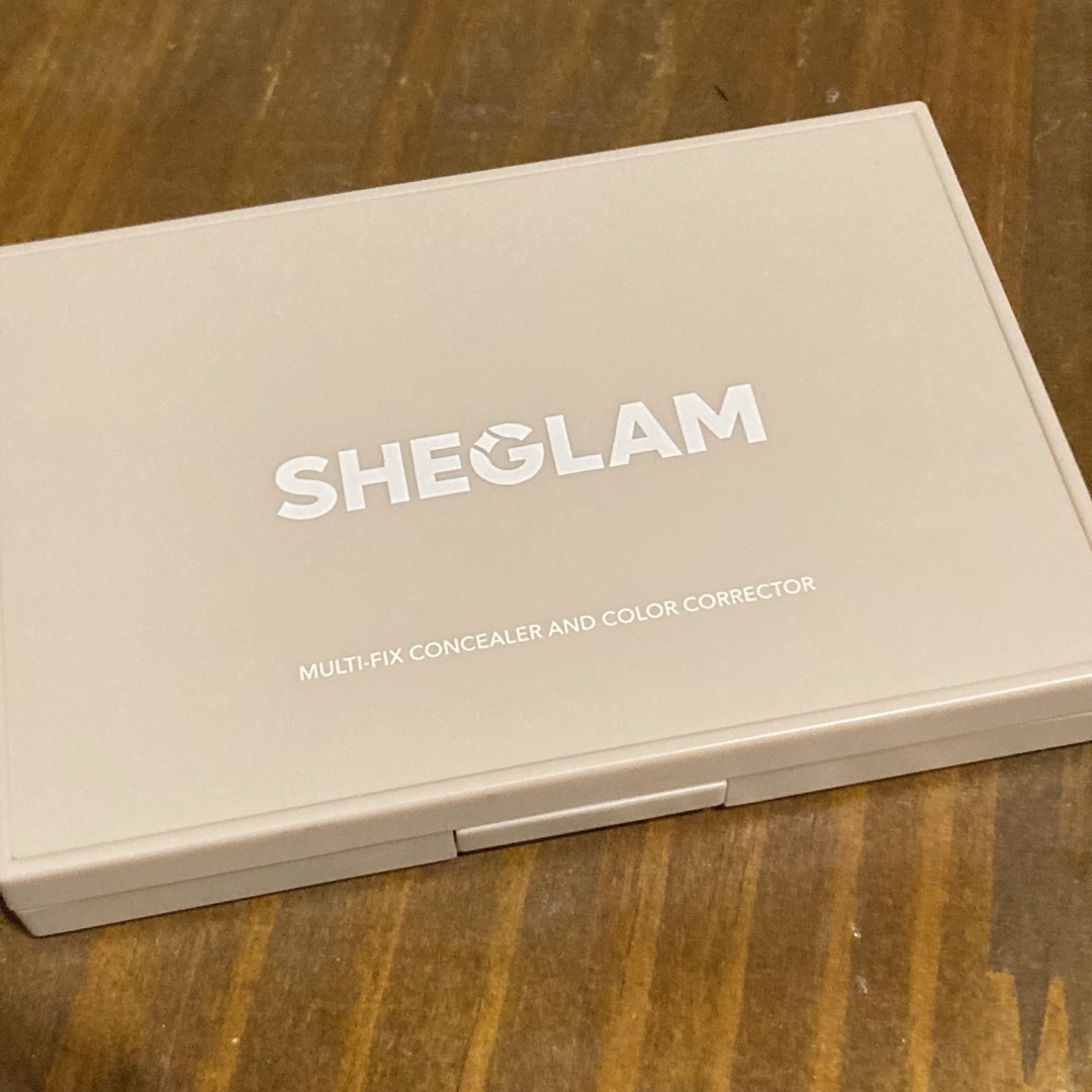 シーグラム(シーグラム)のSHEGLAM シーグラム　マルチフィックス　コンシーラー  バニラ コスメ/美容のベースメイク/化粧品(コンシーラー)の商品写真