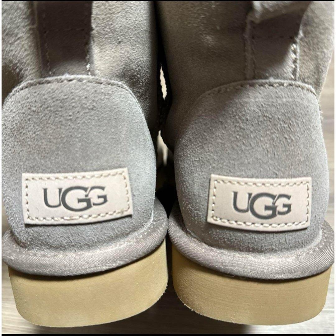 UGG(アグ)の新品未使用！正規品UGGムートンブーツクラシックミニ2 CARIBOU 24cm レディースの靴/シューズ(ブーツ)の商品写真