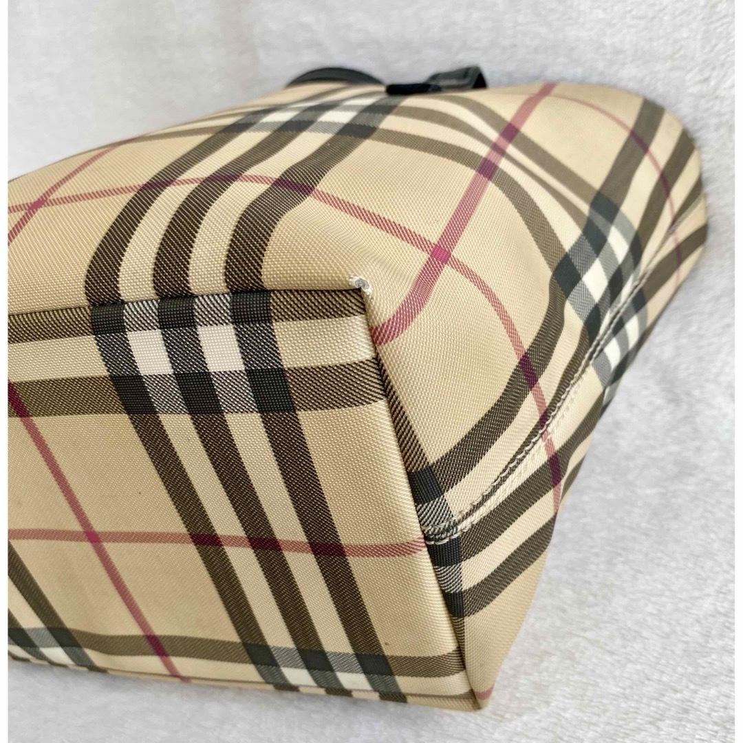 BURBERRY(バーバリー)のBURBERRY バーバリー チェック柄 ミニハンドバッグ PVC レザー レディースのバッグ(ハンドバッグ)の商品写真