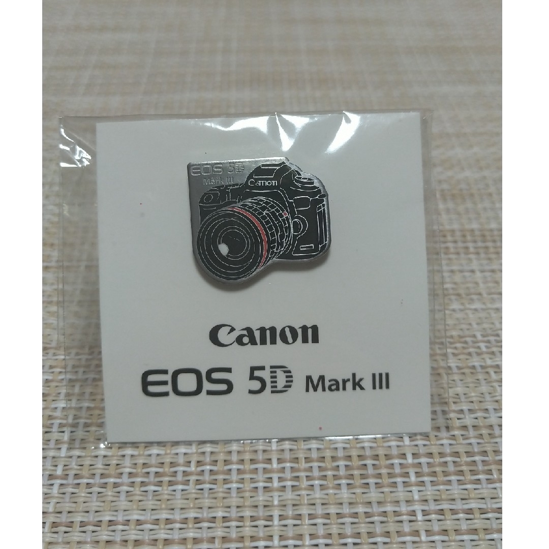 非売品☆ピンバッチ☆Canon EOS 5D MarkⅢ エンタメ/ホビーのコレクション(ノベルティグッズ)の商品写真