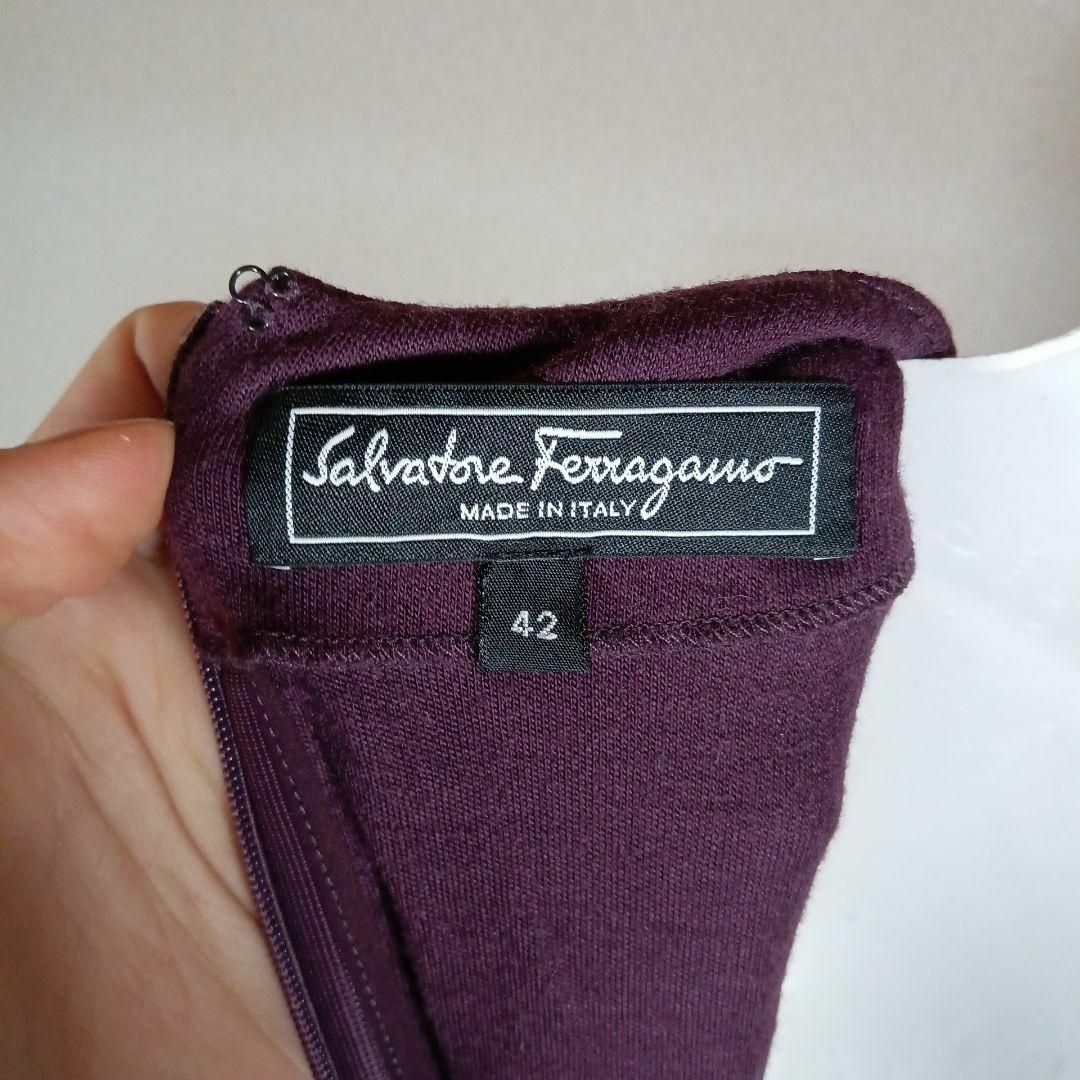 Salvatore Ferragamo(サルヴァトーレフェラガモ)のく293超美品　サルヴァトーレフェラガモ　ワンピース　ドレス　42　パープル レディースのワンピース(ひざ丈ワンピース)の商品写真