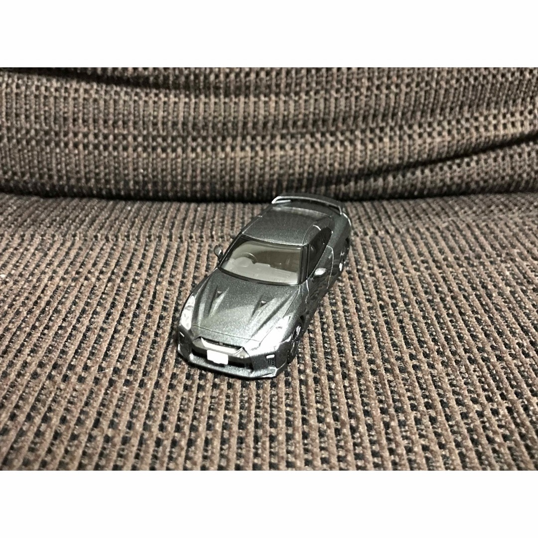 Takara Tomy(タカラトミー)のトミカ リミテッド ヴィンテージ  GT-R プレミアムエディション (グレー) エンタメ/ホビーのおもちゃ/ぬいぐるみ(ミニカー)の商品写真