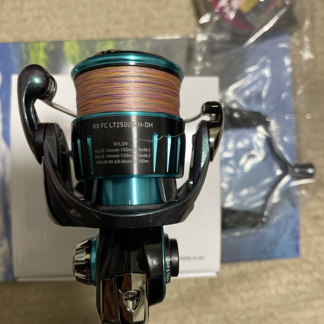 DAIWA(ダイワ)のダイワ　エメラルダス ＲＸ　FC LT 2500s-H-DH スポーツ/アウトドアのフィッシング(リール)の商品写真