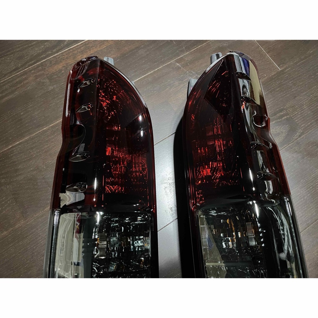 ハイエース テールランプ スモーク カスタム 改造の通販 by ハイエース テールランプ スモーク カスタム 改造の通販 by