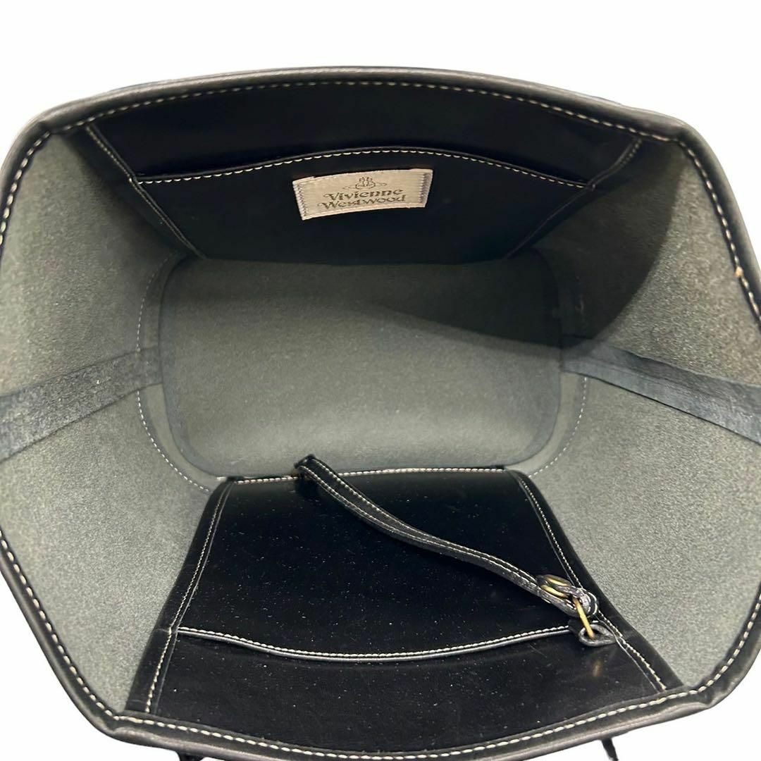 Vivienne Westwood(ヴィヴィアンウエストウッド)のヴィヴィアンウエストウッド トートバッグ　E5 ビッグオーブ　黒　レザー レディースのバッグ(ハンドバッグ)の商品写真