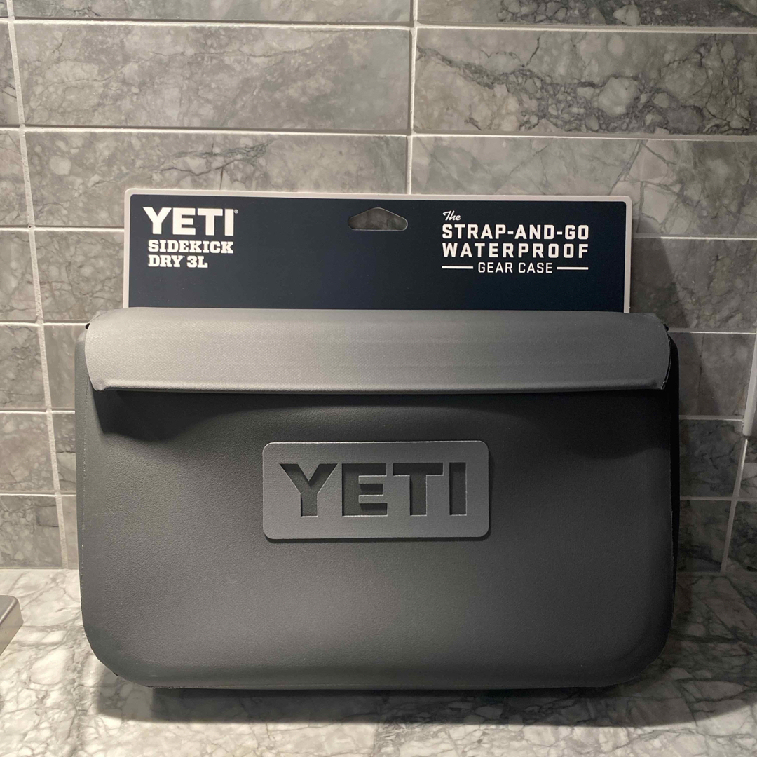 Snow Peak(スノーピーク)のYETI SIDEKICK DRY イエティ サイドキックドライ チャコール防水 レディースのバッグ(ボディバッグ/ウエストポーチ)の商品写真