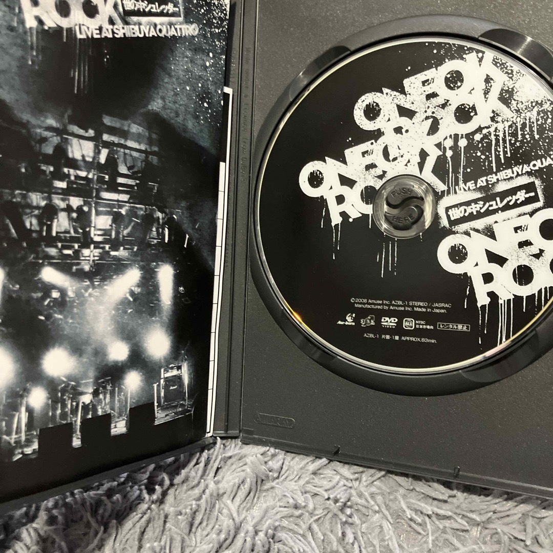 ONE OK ROCK(ワンオクロック)のLIVE　DVD“世の中シュレッダー” DVD ONE OK ROCK ワンオク エンタメ/ホビーのDVD/ブルーレイ(ミュージック)の商品写真