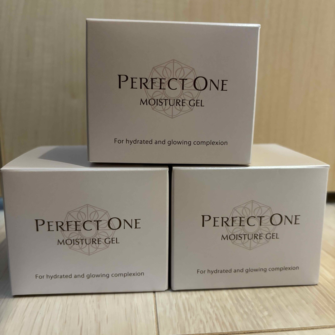 PERFECT ONE(パーフェクトワン)のパーフェクトワン　モイスチャージェル　75g オールインワン　perectone コスメ/美容のスキンケア/基礎化粧品(オールインワン化粧品)の商品写真