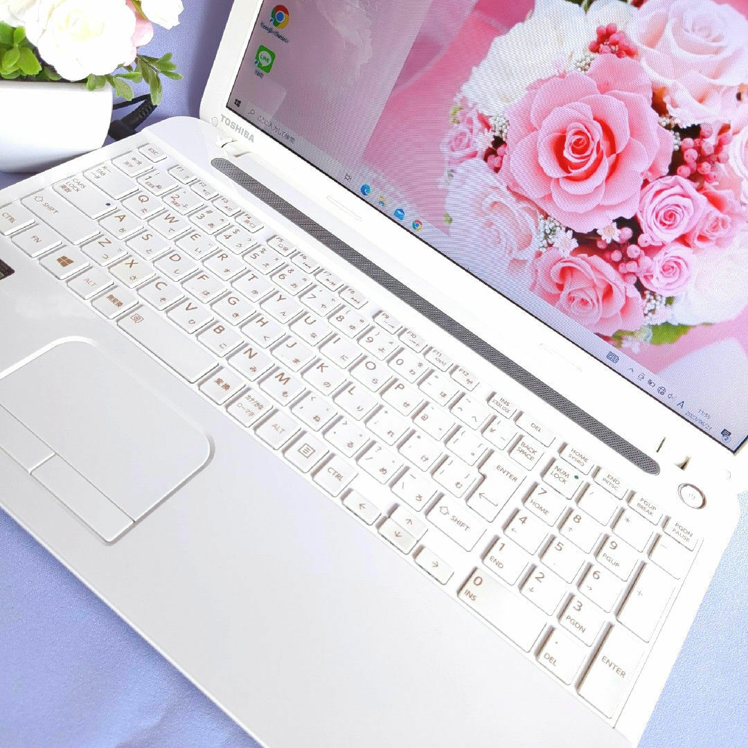 東芝 - おしゃれ✨カメラ付き白ノートパソコン✨すぐ使える 東芝 - おしゃれ✨カメラ付き白ノートパソコン✨すぐ使える
