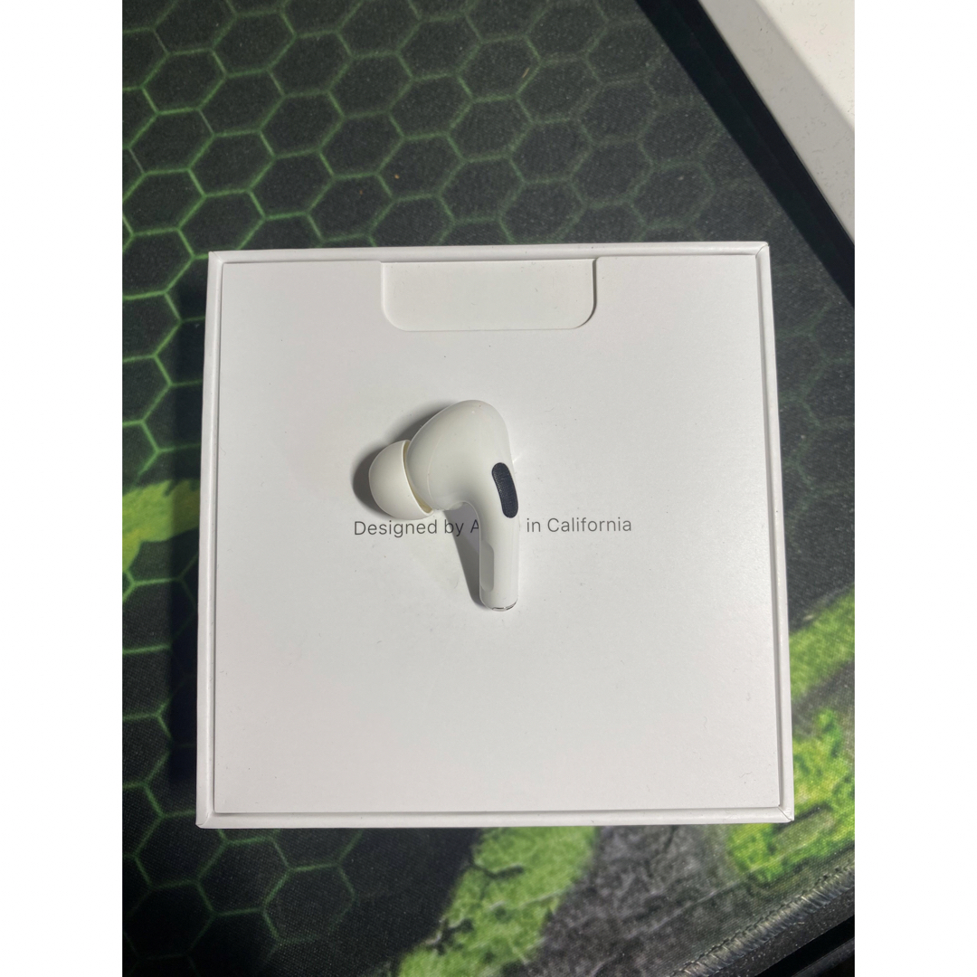 Apple(アップル)のApple AirPods  Pro 第1世代　左側　左耳　左耳 スマホ/家電/カメラのオーディオ機器(ヘッドフォン/イヤフォン)の商品写真