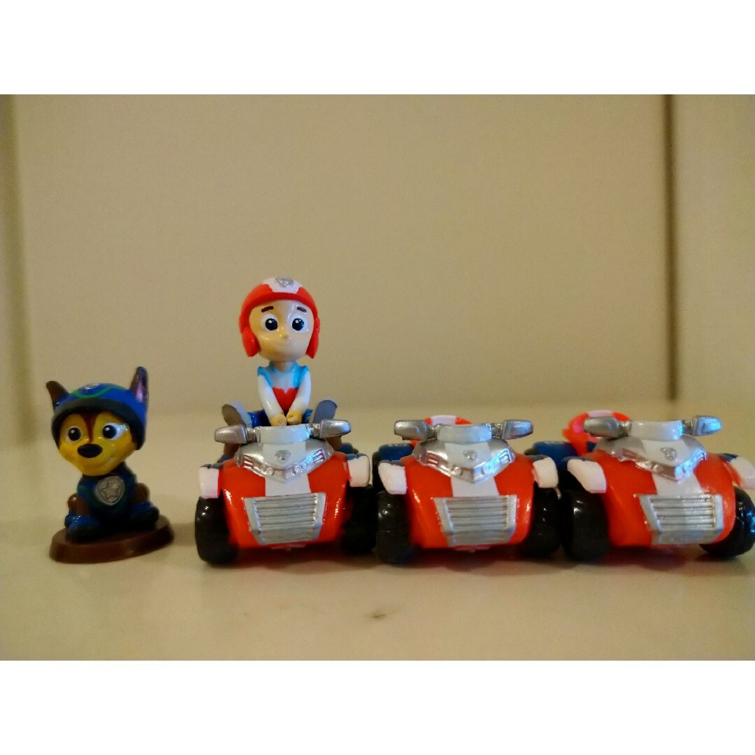 ゆうゆうさま専用パウパトロールバスボールおもちゃ キッズ/ベビー/マタニティのおもちゃ(お風呂のおもちゃ)の商品写真