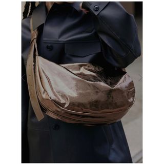 アメリヴィンテージ(Ameri VINTAGE)のCRACKED LEATHER BODY BAG(ショルダーバッグ)