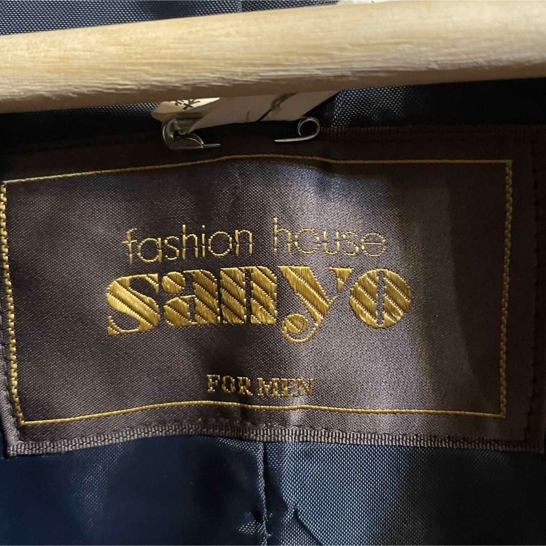 SANYO(サンヨー)のSANYO コート　ダークグレー　チェック ステンカラーコート メンズのジャケット/アウター(ステンカラーコート)の商品写真