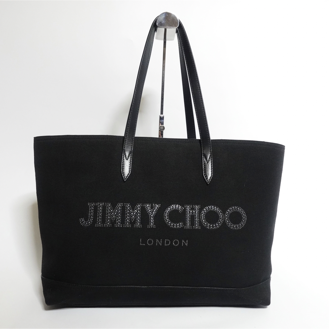 JIMMY CHOO(ジミーチュウ)の【美品】ジミーチュウ　トートバッグ　キャンバス　黒　ロゴ　大容量　スタッズ レディースのバッグ(トートバッグ)の商品写真