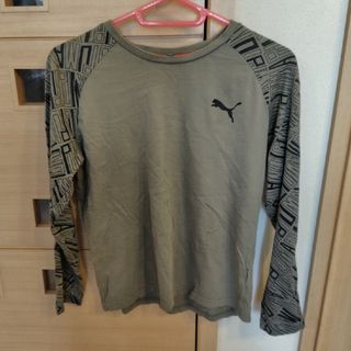 プーマ(PUMA)の【はるまな様】PUMA長袖Tシャツ150カーキ(Tシャツ/カットソー)