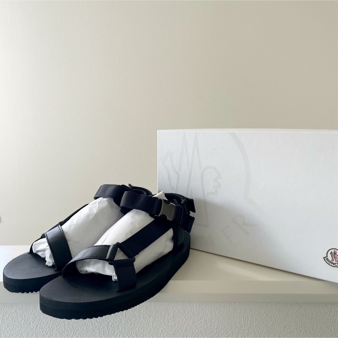 MONCLER(モンクレール)のモンクレール FLAVIA BUCKLE サンダル ブラック　27cm 42 メンズの靴/シューズ(サンダル)の商品写真