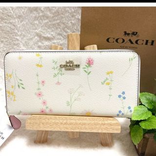 コーチ(COACH)の【24時間以内発送】COACH コーチ 新品 長財布 白 花柄　レディース 小物(財布)