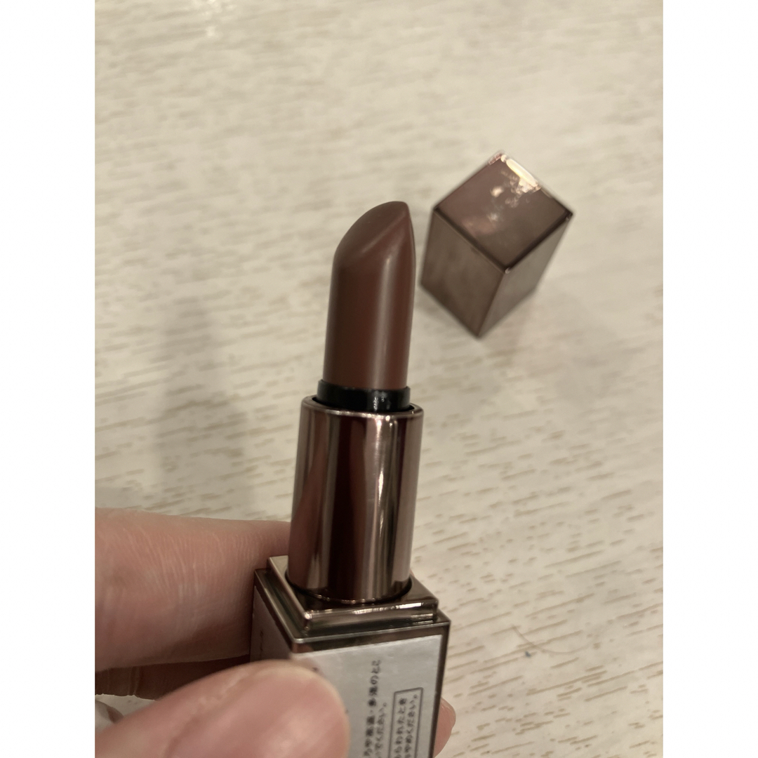 laura mercier(ローラメルシエ)のローラメルシエ　ブラウンリップ　ミニサイズ コスメ/美容のベースメイク/化粧品(口紅)の商品写真