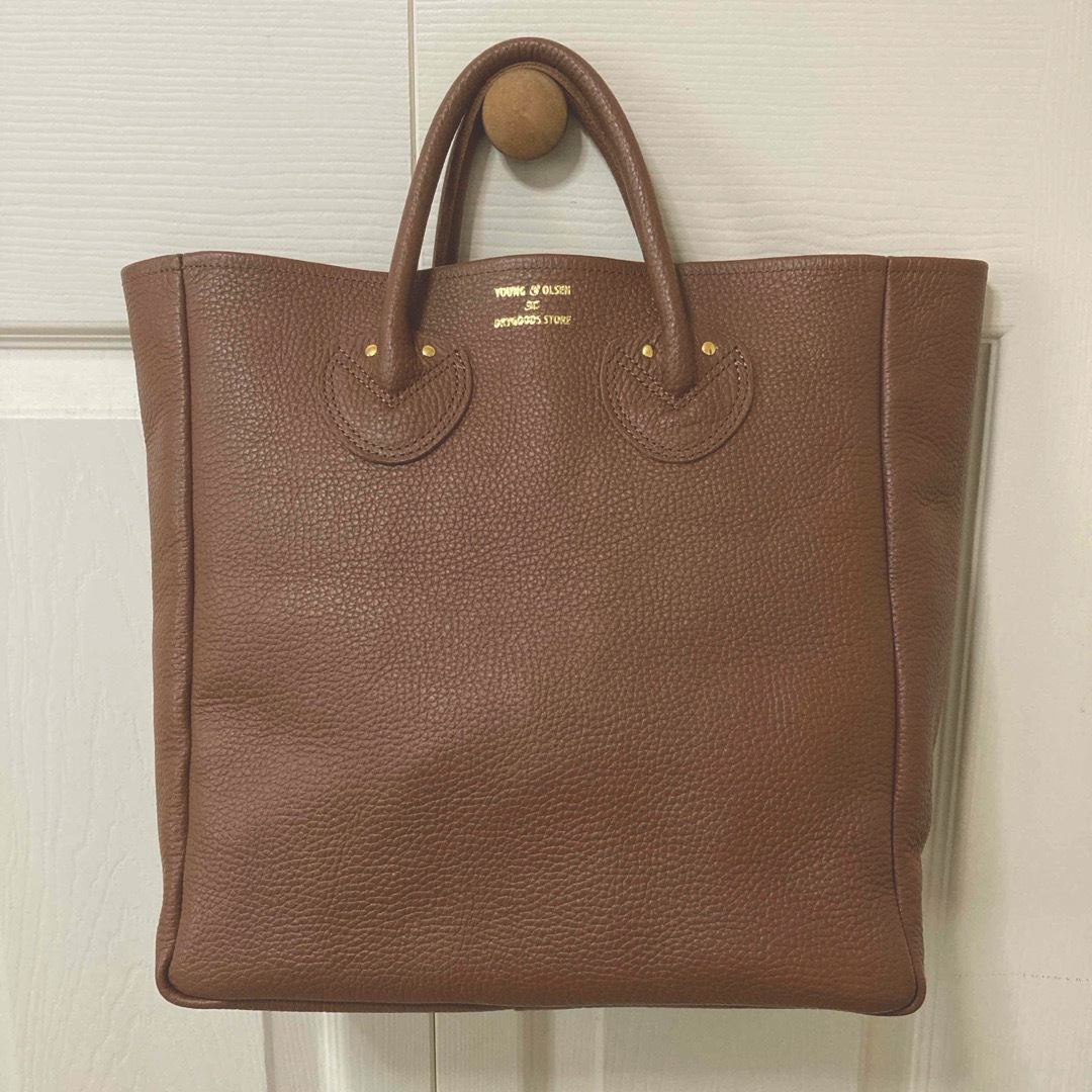 YOUNG&OLSEN(ヤングアンドオルセン)の【YOUNG&OLSEN】EMBOSSED LEATHER TOTE M レディースのバッグ(トートバッグ)の商品写真