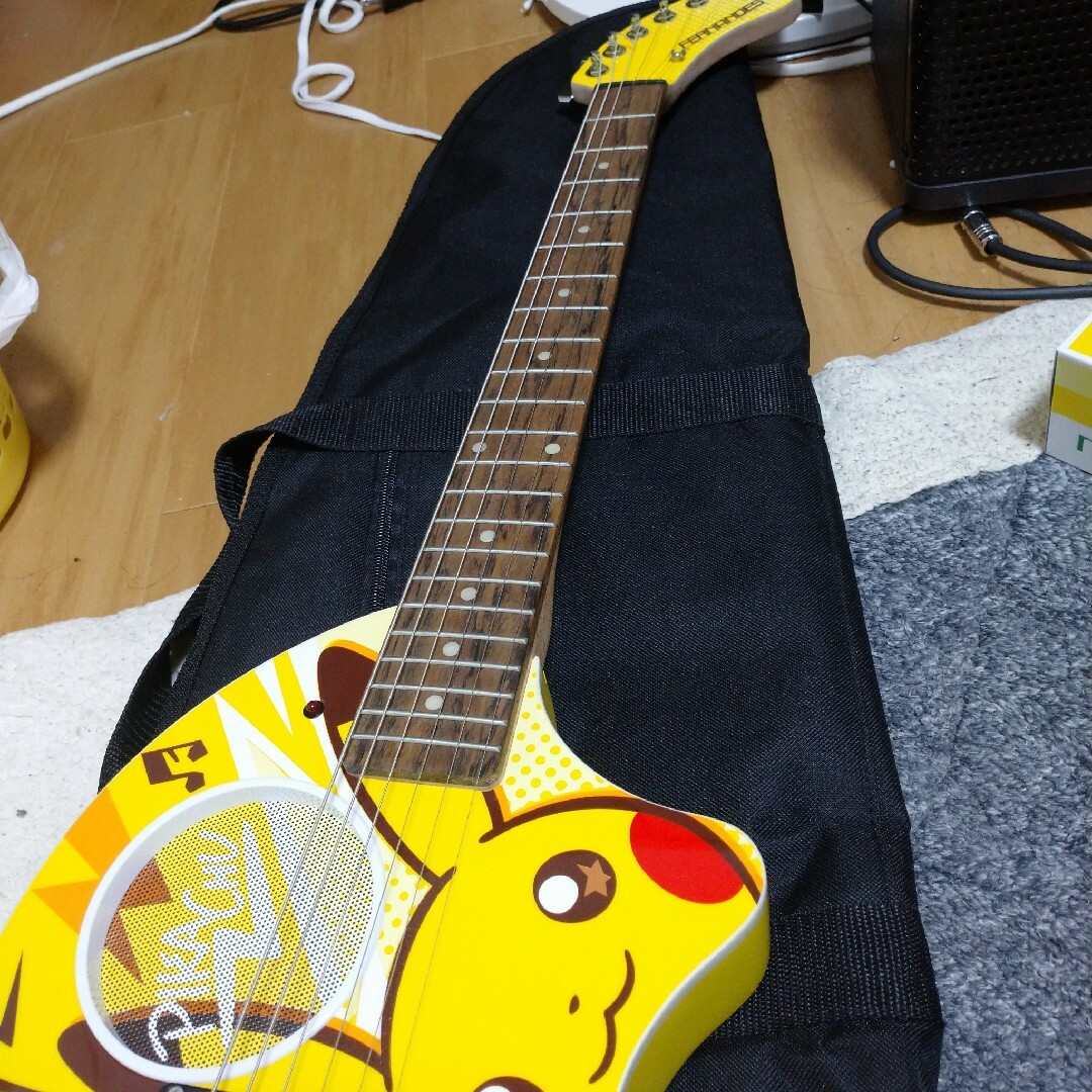 Fernandes(フェルナンデス)の限定  エレキギター ピカチュウギター zo-3 PIKACHU フェルナンデス 楽器のギター(エレキギター)の商品写真