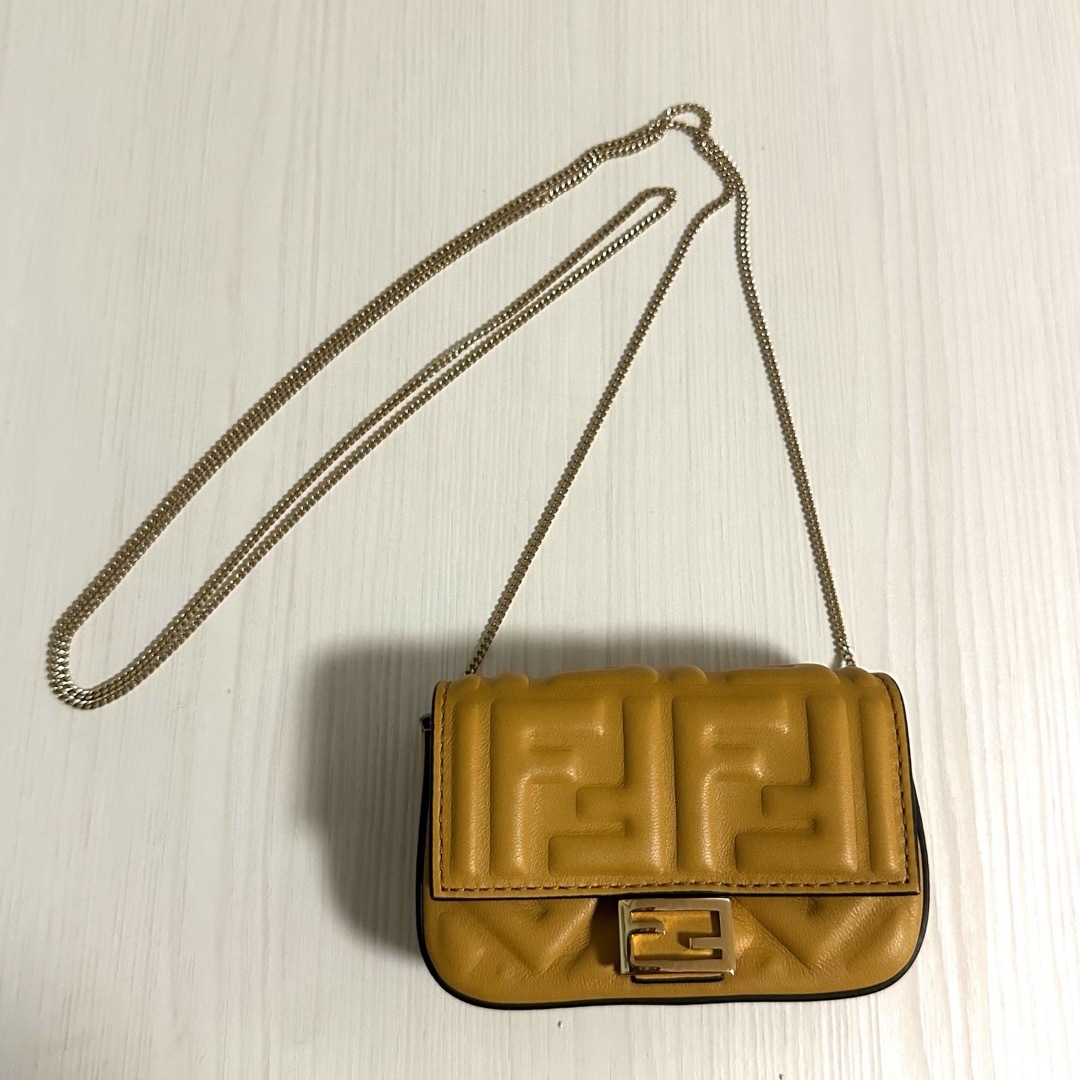 FENDI(フェンディ)の【早い者勝ち♡正規品美品】フェンディ　ナノ　バゲットチャーム　fendi　ズッカ レディースのバッグ(ショルダーバッグ)の商品写真