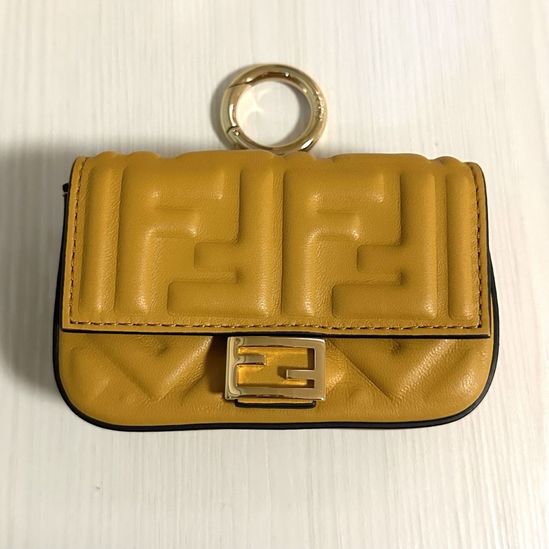 FENDI(フェンディ)の【早い者勝ち♡正規品美品】フェンディ　ナノ　バゲットチャーム　fendi　ズッカ レディースのバッグ(ショルダーバッグ)の商品写真