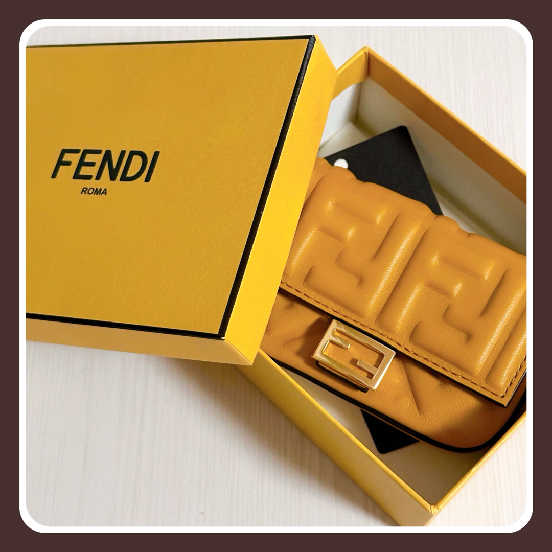 FENDI(フェンディ)の【早い者勝ち♡正規品美品】フェンディ　ナノ　バゲットチャーム　fendi　ズッカ レディースのバッグ(ショルダーバッグ)の商品写真