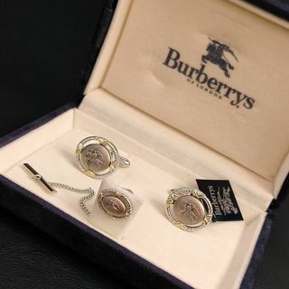 バーバリー(BURBERRY)の【極美品】Burberryバーバリー　カフス・タイピンセット　シルバー　ゴールド(ネクタイピン)