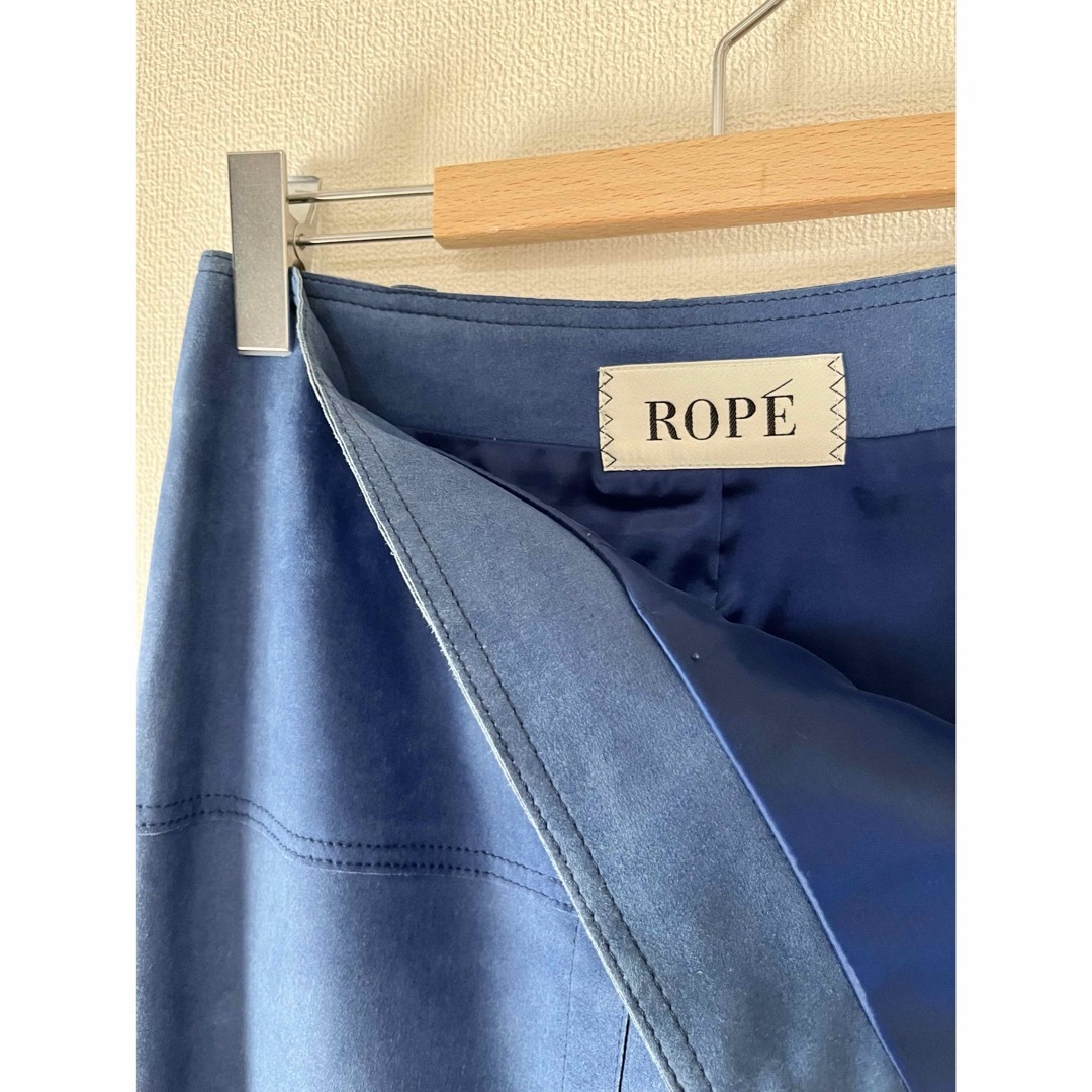 ROPE’(ロペ)のロペ　スエード地スカート レディースのスカート(ひざ丈スカート)の商品写真