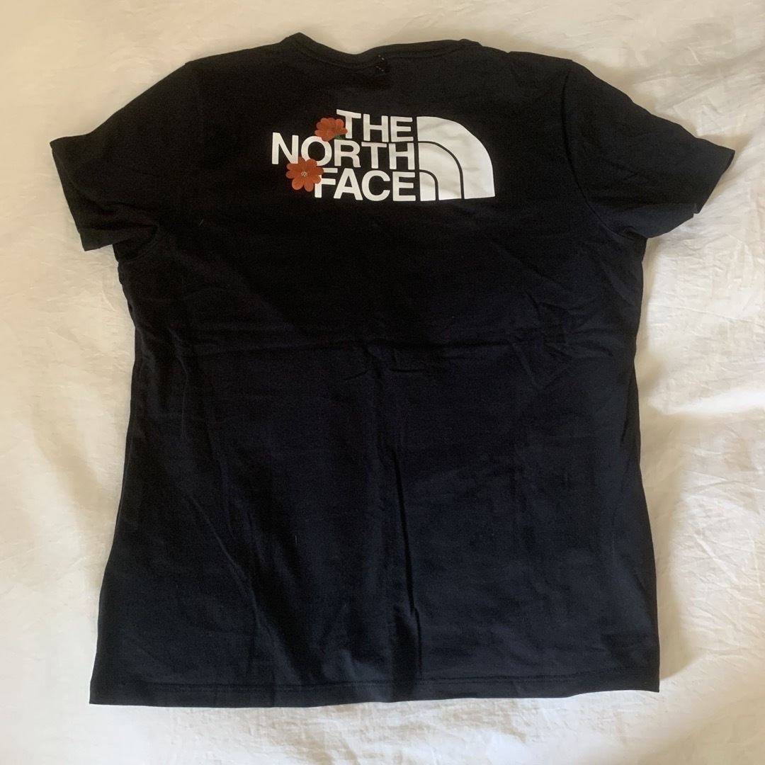 THE NORTH FACE(ザノースフェイス)のセール　THE NORTH FACEザノースフェイスTシャツレディース レディースのトップス(Tシャツ(半袖/袖なし))の商品写真