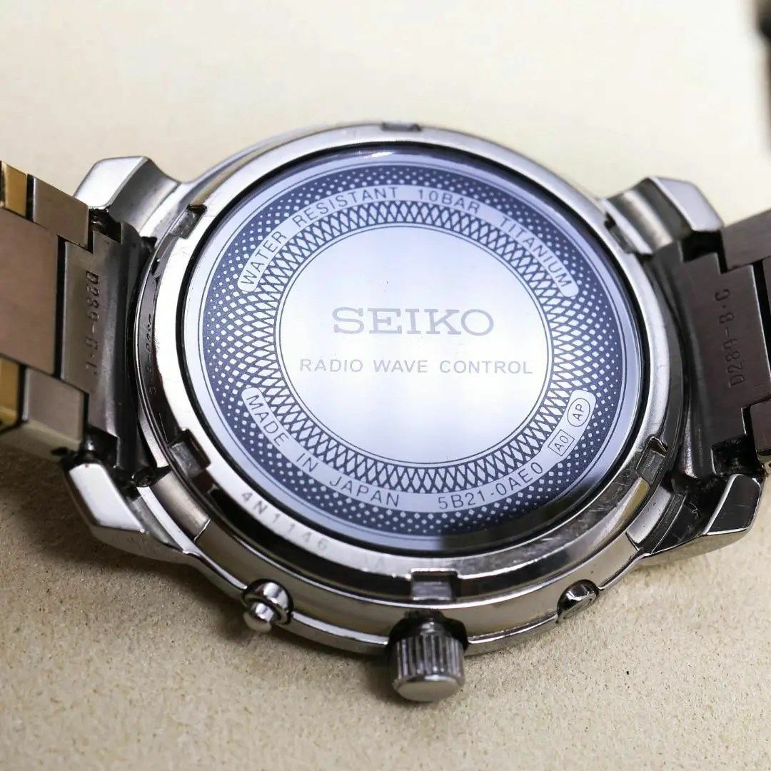 SEIKO(セイコー)の《人気》SEIKO Dolce 腕時計 電波  シェル文字盤 メンズ QZ s メンズの時計(腕時計(アナログ))の商品写真