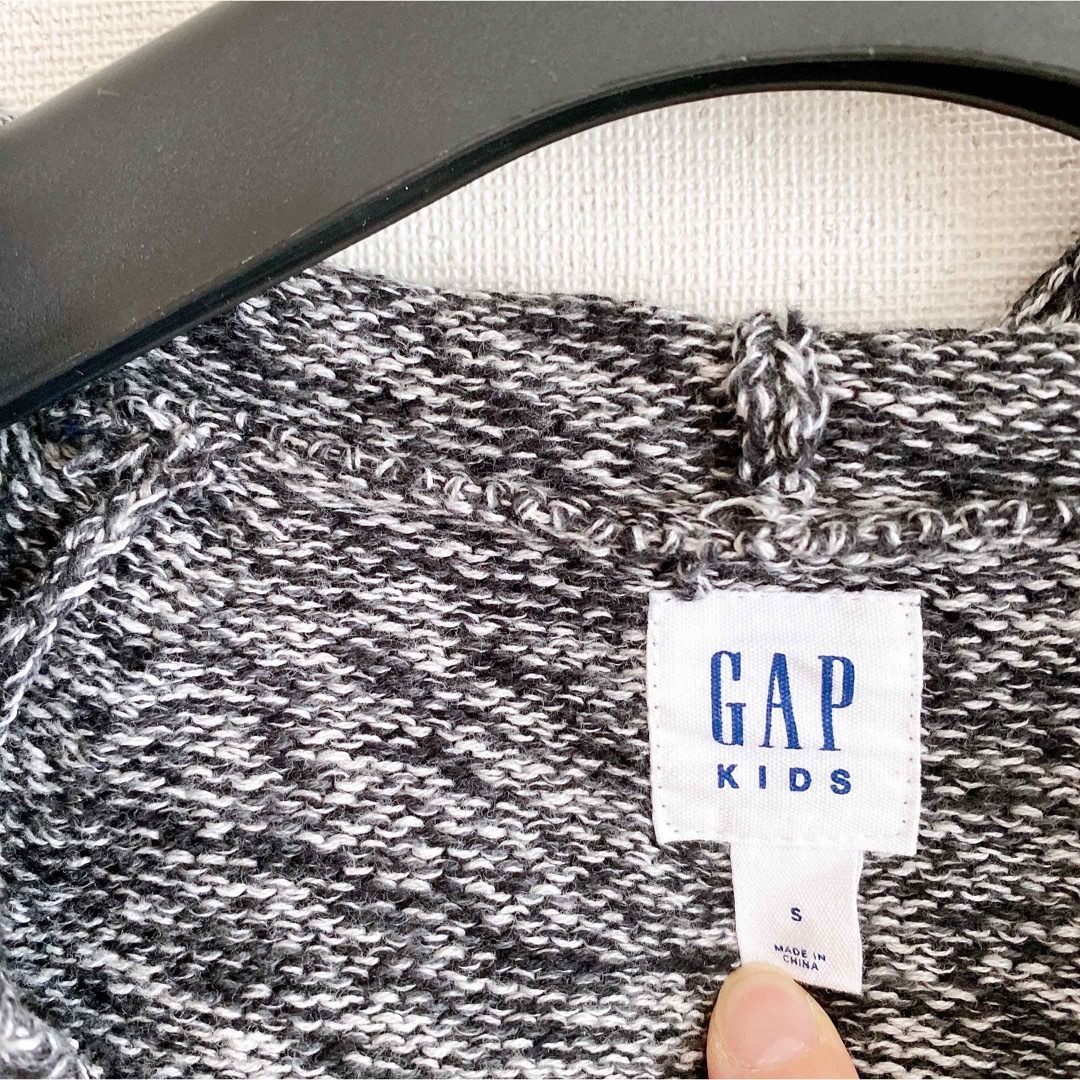 GAP Kids(ギャップキッズ)のパーカー　120 キッズ/ベビー/マタニティのキッズ服男の子用(90cm~)(ジャケット/上着)の商品写真