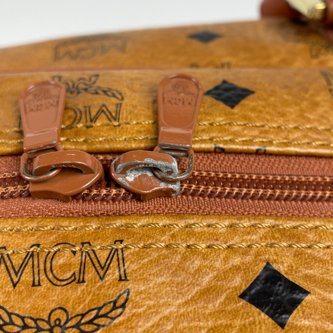 MCM(エムシーエム)のエム・シー・エム ロゴグラム ボストンバッグ レディース 【中古】 レディースのバッグ(ボストンバッグ)の商品写真