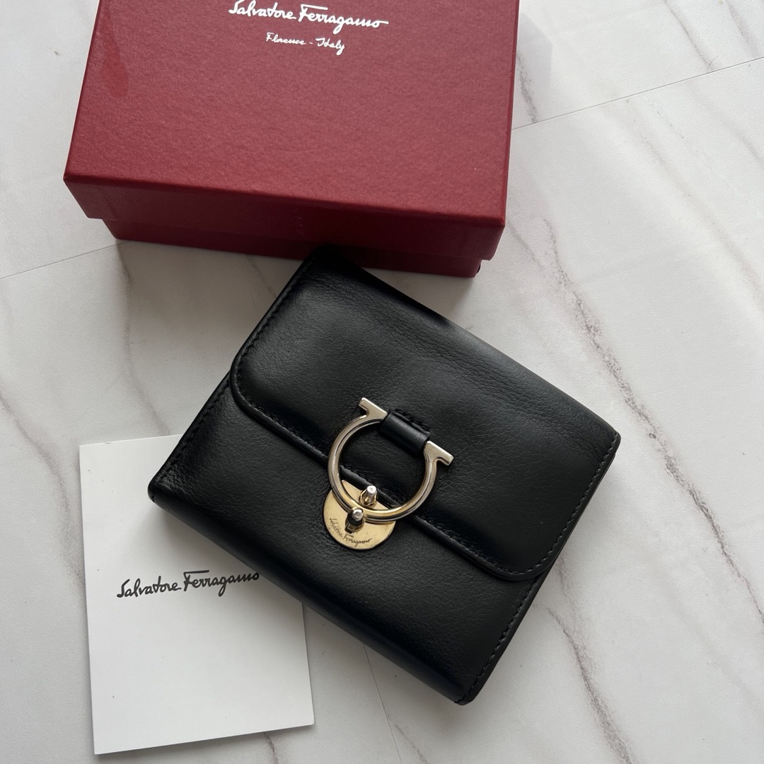 Salvatore Ferragamo(サルヴァトーレフェラガモ)の11 美品 Ferragamo サルヴァトーレフェラガモ 2つ折り財布 レディースのファッション小物(財布)の商品写真