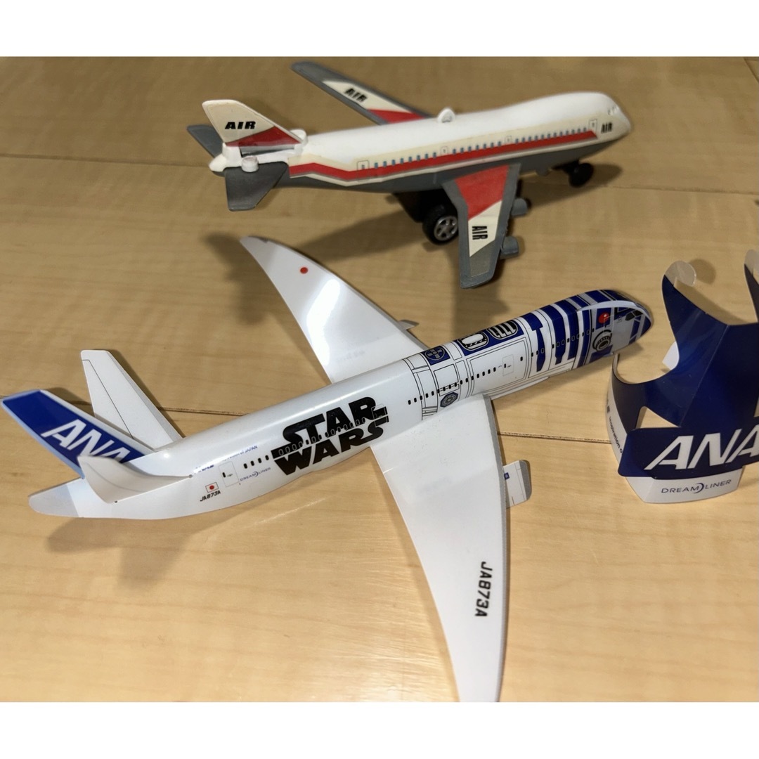 ANA(全日本空輸)(エーエヌエー(ゼンニッポンクウユ))のANA スターウォーズ　飛行機　航空　空港　模型　フィギュア　STARWARS エンタメ/ホビーのテーブルゲーム/ホビー(航空機)の商品写真