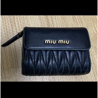 ミュウミュウ(miumiu)の【最終値下げ】miumiu マテラッセ 三つ折り財布(財布)