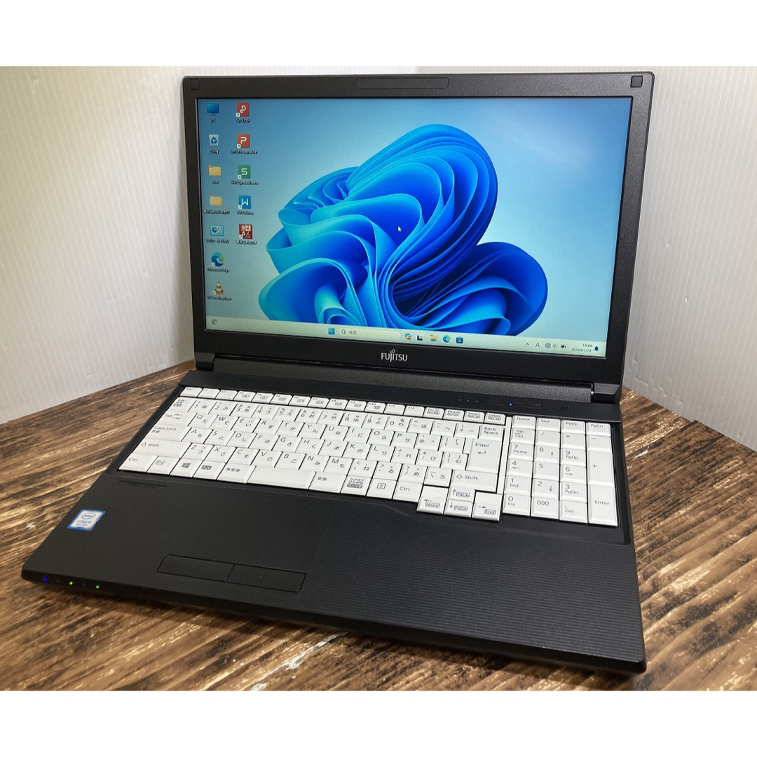 富士通(フジツウ)の富士通 LIFEBOOK A579/A  スマホ/家電/カメラのPC/タブレット(ノートPC)の商品写真