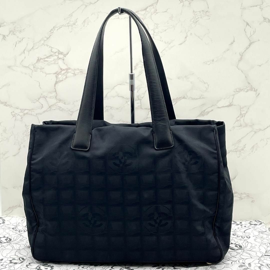 CHANEL(シャネル)の★美品★　CHANEL　シャネル　ニュートラベルライン トートバッグ　MM レディースのバッグ(トートバッグ)の商品写真