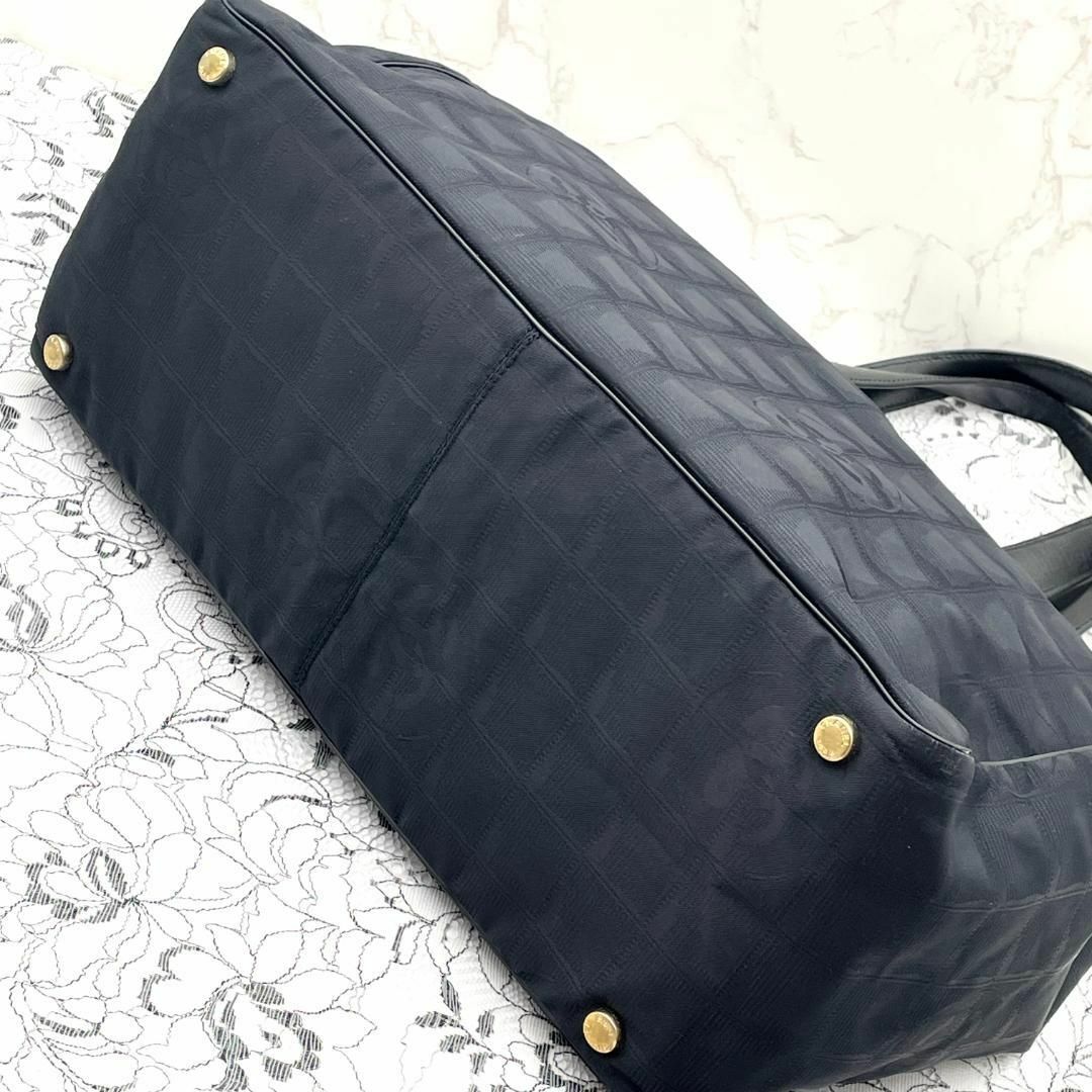 CHANEL(シャネル)の★美品★　CHANEL　シャネル　ニュートラベルライン トートバッグ　MM レディースのバッグ(トートバッグ)の商品写真