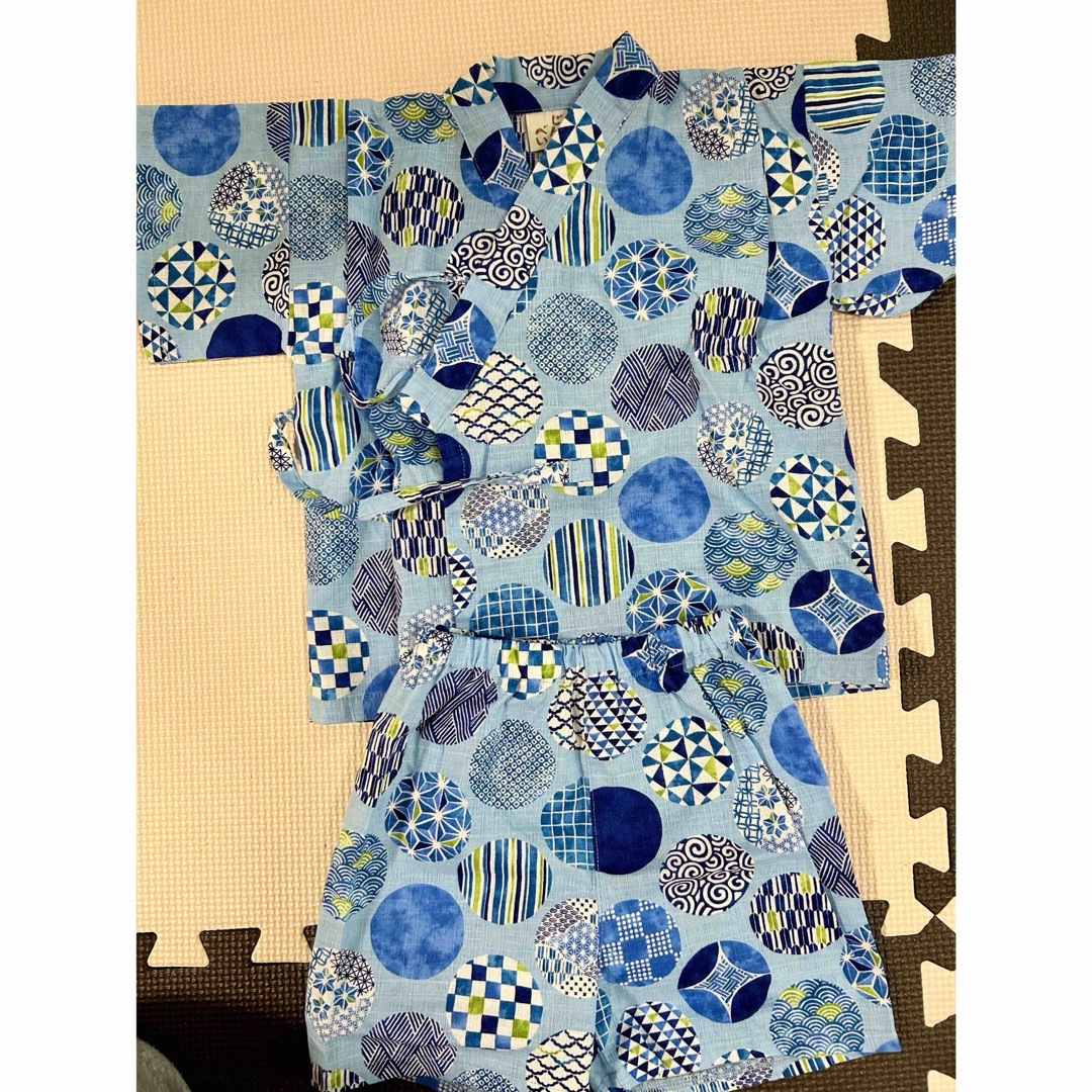 甚平　90センチ キッズ/ベビー/マタニティのキッズ服男の子用(90cm~)(甚平/浴衣)の商品写真