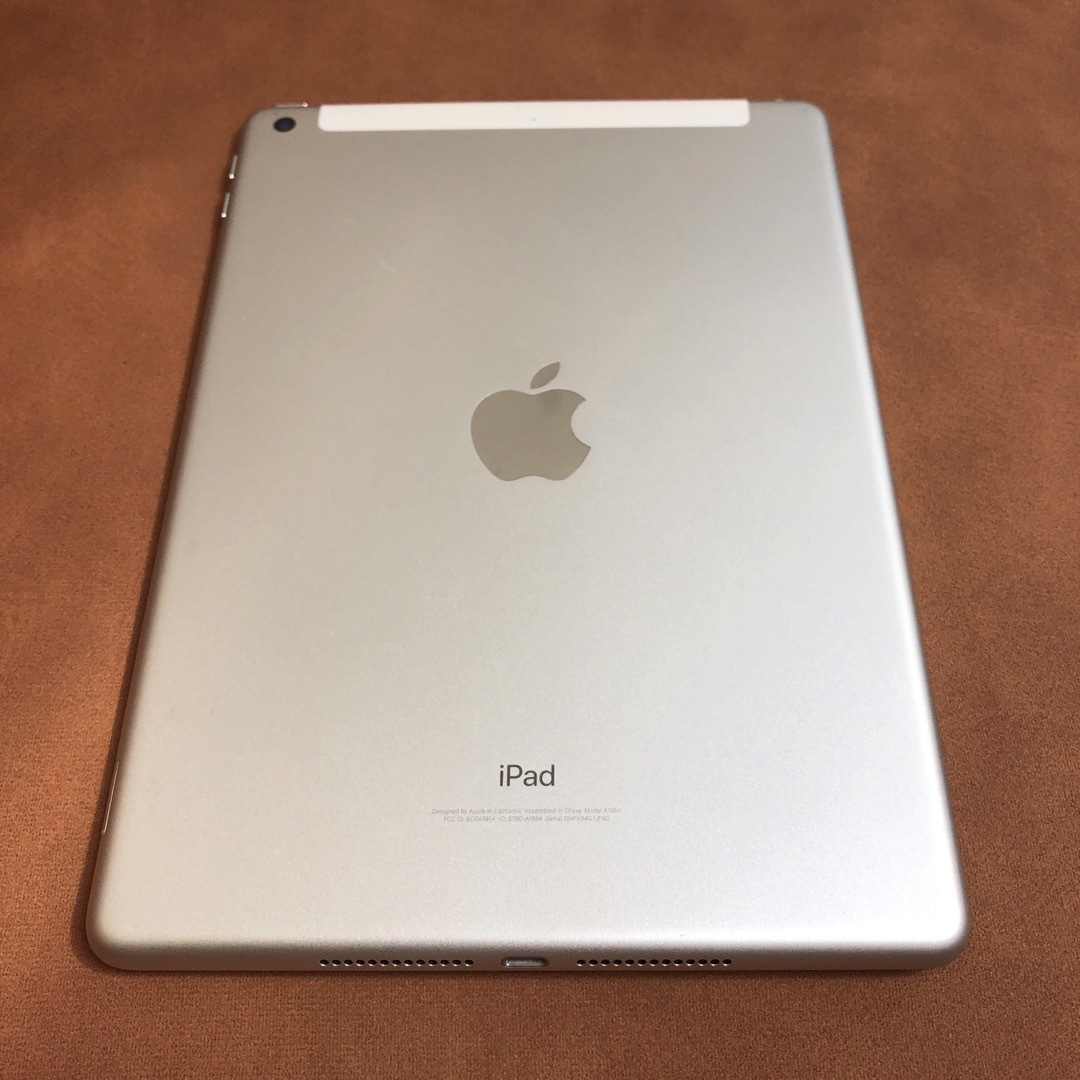 iPad(アイパッド)の7379 電池ほぼ新品 比較的綺麗 iPad6 第6世代 32GB SIMフリー スマホ/家電/カメラのPC/タブレット(タブレット)の商品写真