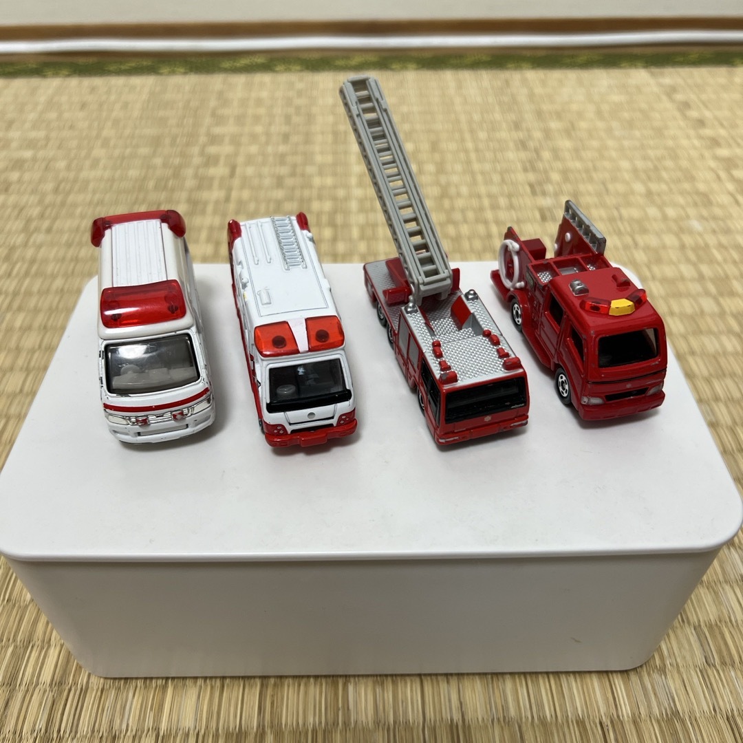 トミカシリーズ(トミカシリーズ)のトミカ　救急車両 エンタメ/ホビーのおもちゃ/ぬいぐるみ(ミニカー)の商品写真