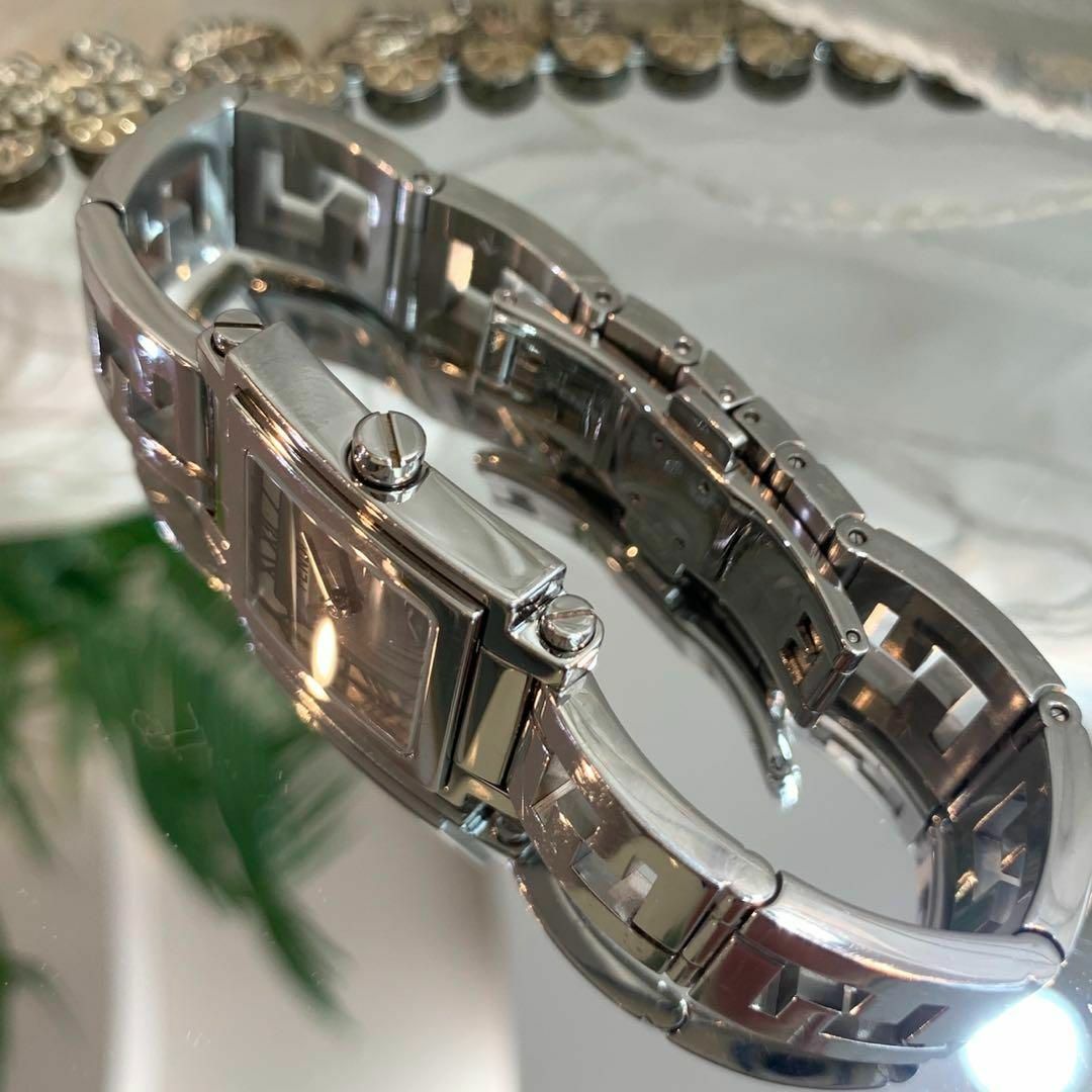 FENDI(フェンディ)のFENDI フェンディ クアドロ 6000L スクエアフェイス 腕時計 クォーツ レディースのファッション小物(腕時計)の商品写真
