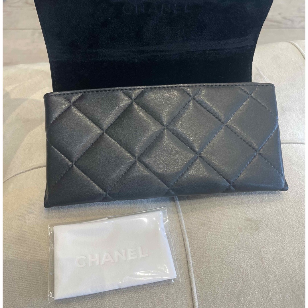 CHANEL(シャネル)のCHANELシャネル　サングラスケース　新品 レディースのファッション小物(サングラス/メガネ)の商品写真