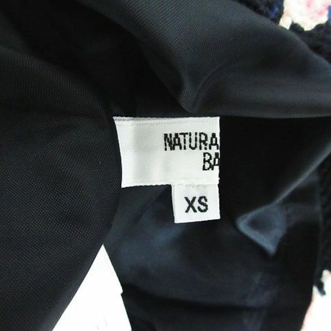 NATURAL BEAUTY BASIC(ナチュラルビューティーベーシック)のナチュラルビューティーベーシック スカート ミニ丈 タイト 花柄 XS ネイビー レディースのスカート(ミニスカート)の商品写真