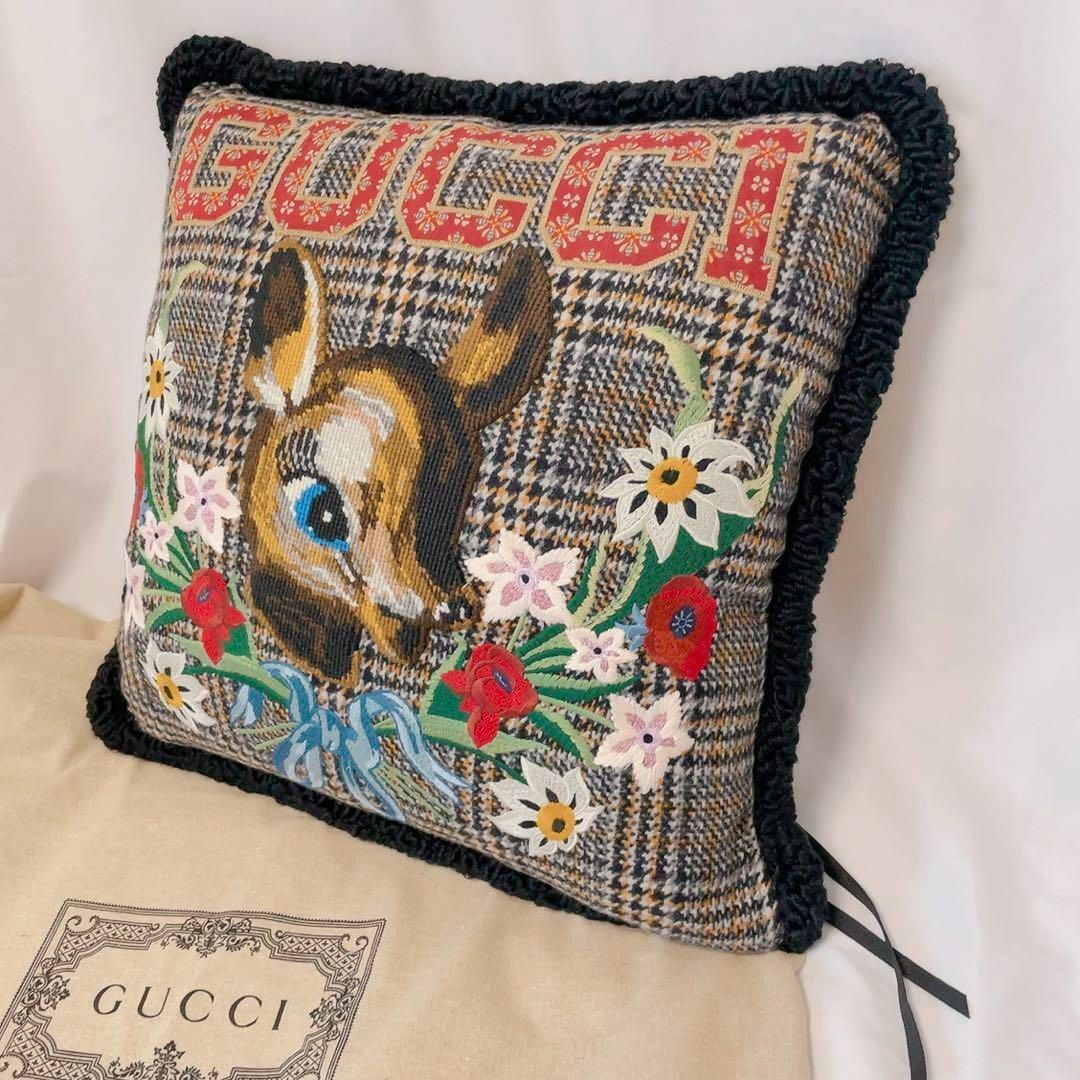 Gucci(グッチ)のGUCCI グッチ クッション チェック ウール 小鹿 バンビ 未使用 インテリア/住まい/日用品のインテリア小物(クッション)の商品写真