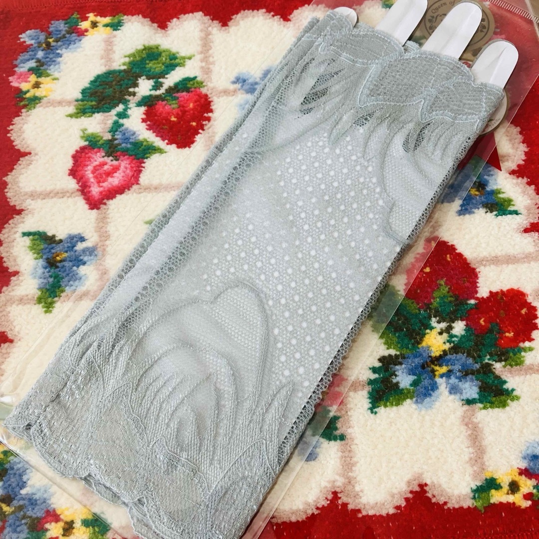 UVレースグローブ　グレー　手袋　アームカバー  レディースのファッション小物(手袋)の商品写真