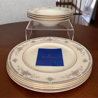 ロイヤルドルトン(Royal Doulton)の【レア美品】ロイヤルドルトン★レベッカ★プレートセット　8枚(食器)