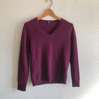 ユニクロ(UNIQLO)のUNIQLO♡カシミヤ100%Vネックニット♡パープル紫M♡春コーデ♡ユニクロ♡(ニット/セーター)